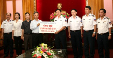 TKV ủng hộ lực lượng Cảnh sát biển và Kiểm ngư Việt Nam 400 triệu đồng